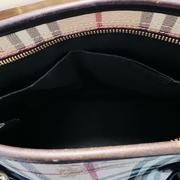 Vintage Burberry Haymaker Zippered Medium Shoulder Bag - Picture 5 of 6